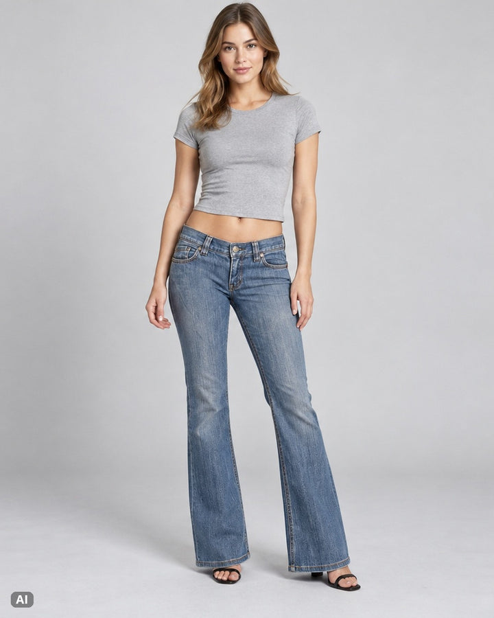 Roxy Low Rise Bootcut-Jeans – Gr. EU 40 / L – Ganzkörper, KI-Visualisierung am Model