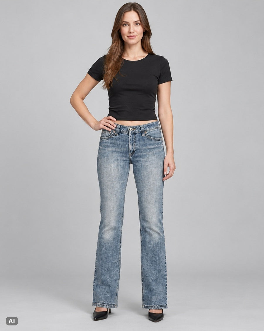 Roots 73 Mid Waist Bootcut Jeans – Gr. EU 36 / S – Ganzkörper, KI-Visualisierung am Model