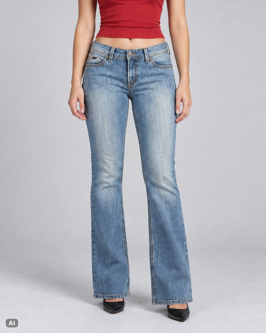 Jordache Bootcut Mid Rise Jeans – Gr. EU 36 / S – Vorne, KI-Visualisierung am Model