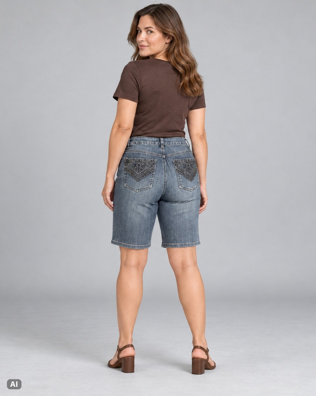 Gloria Vanderbilt Amanda, gerade Jeans-Bermuda – Gr. EU 36 / S – Hinten, KI-Visualisierung am Model