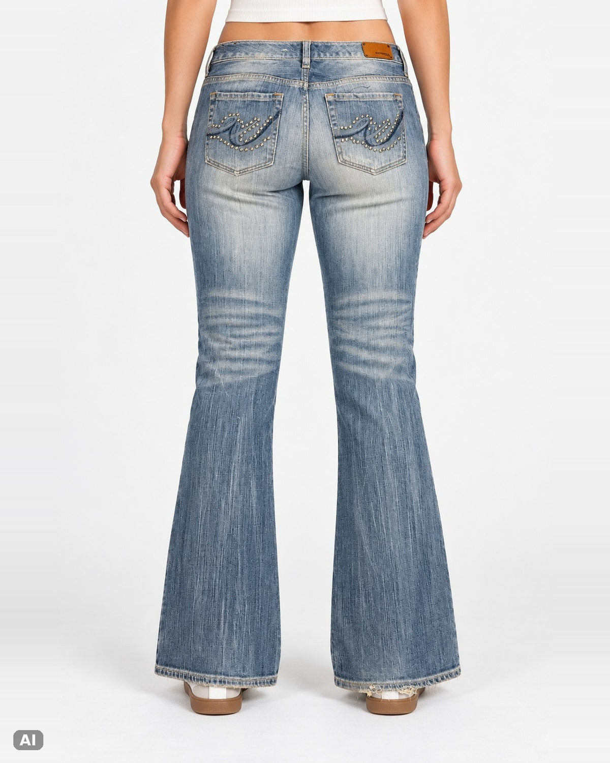 Express Bootcut Low Rise Jeans – Gr. EU 40 / L – Hinten, KI-Visualisierung am Model