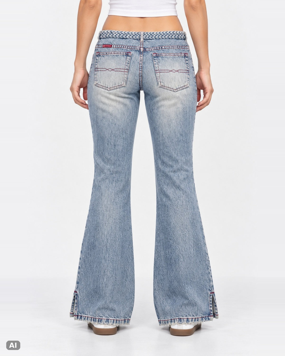 Unionbay Low Rise Flare Jeans – Gr. EU 32 / XS – Hinten, KI-Visualisierung am Model
