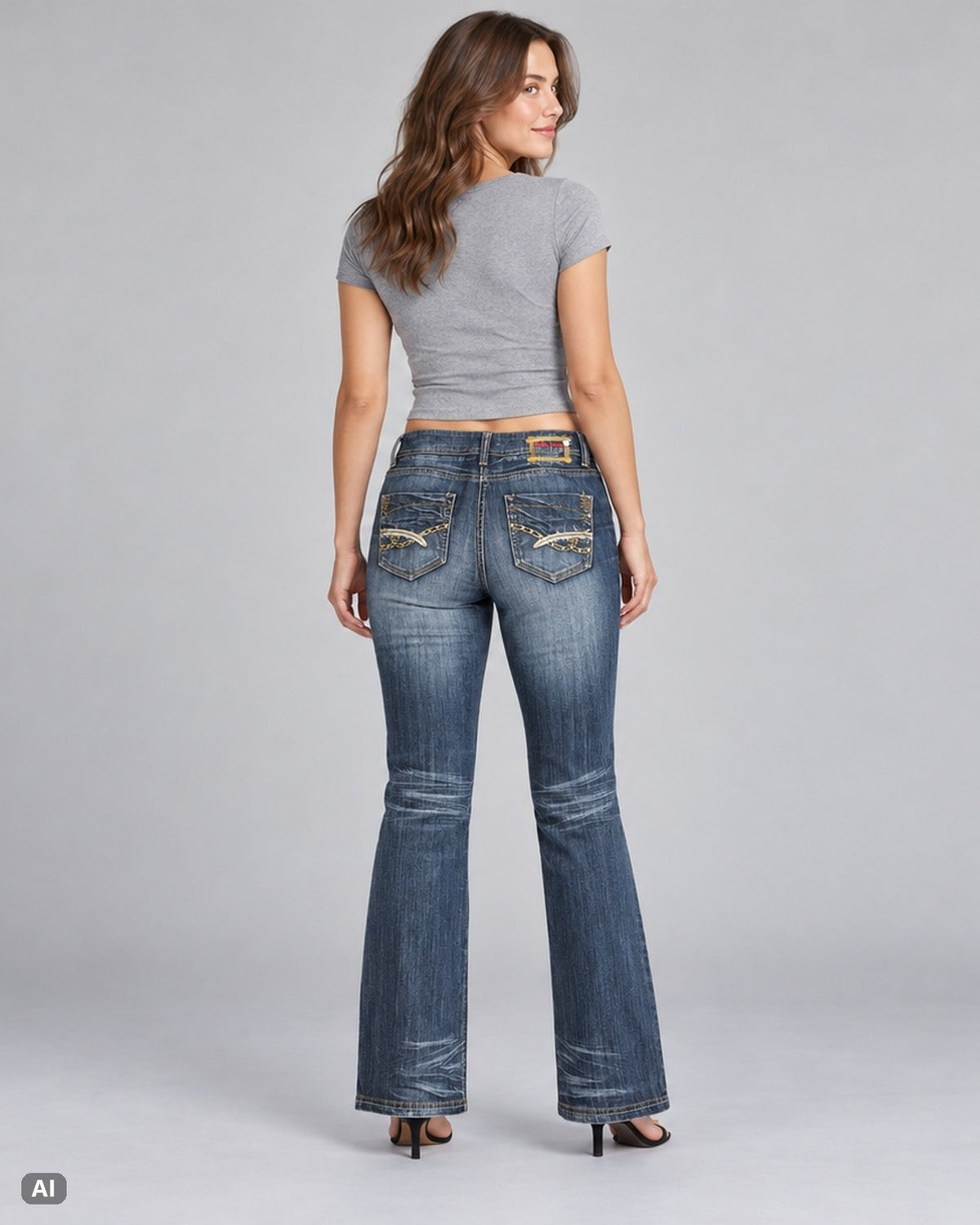 Phildar Mid-Waist-Bootcut-Jeans – Gr. EU 40 / L – Hinten, KI-Visualisierung am Model