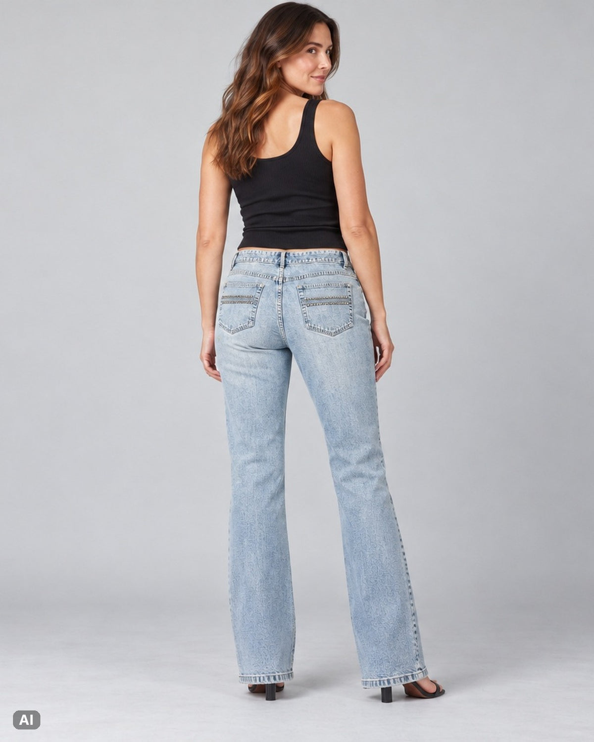 J.Jill Acid-Waschung Mid Waist Bootcut-Jeans – Gr. EU 38 / M – Hinten, KI-Visualisierung am Model