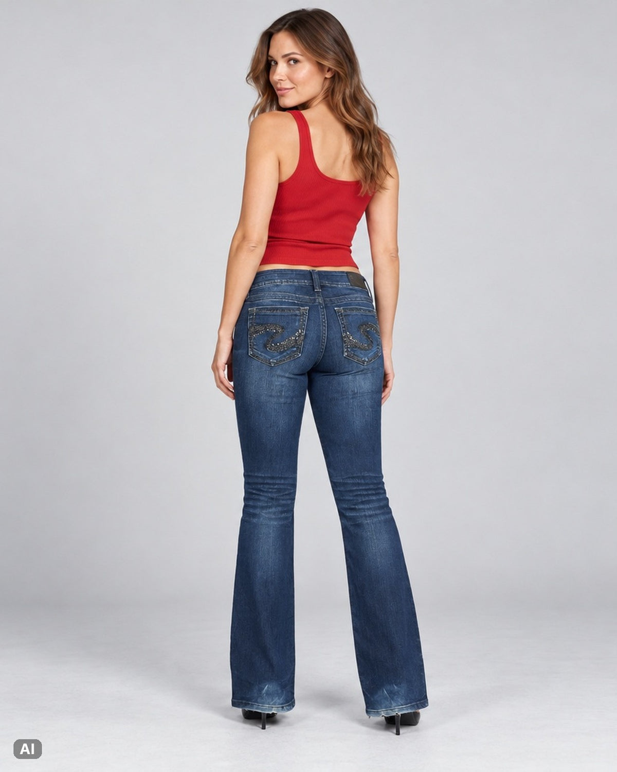 Silver Jeans Suki Low Rise Bootcut Flare Fit – Gr. W29 / EU 38 / M – Hinten, KI-Visualisierung am Model