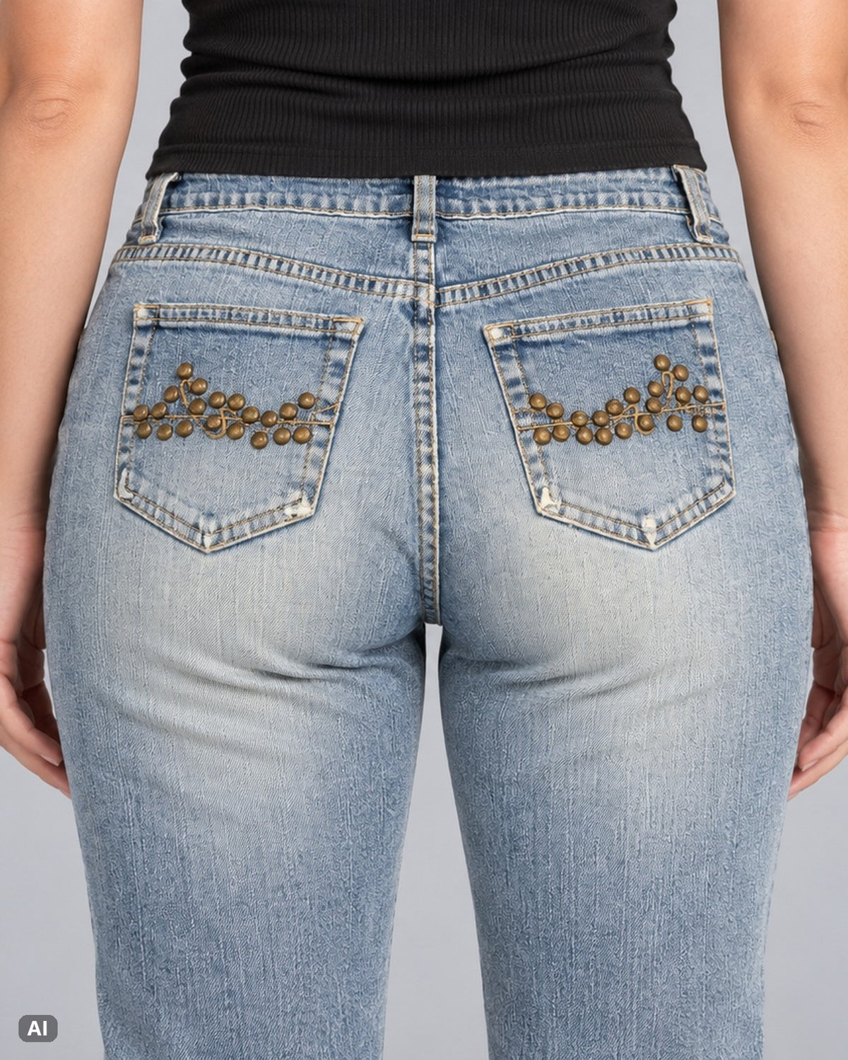 St. John's Bay Bootcut Mid Rise Jeans – Gr. EU 38 / M – Detail hinten, KI-Visualisierung am Model