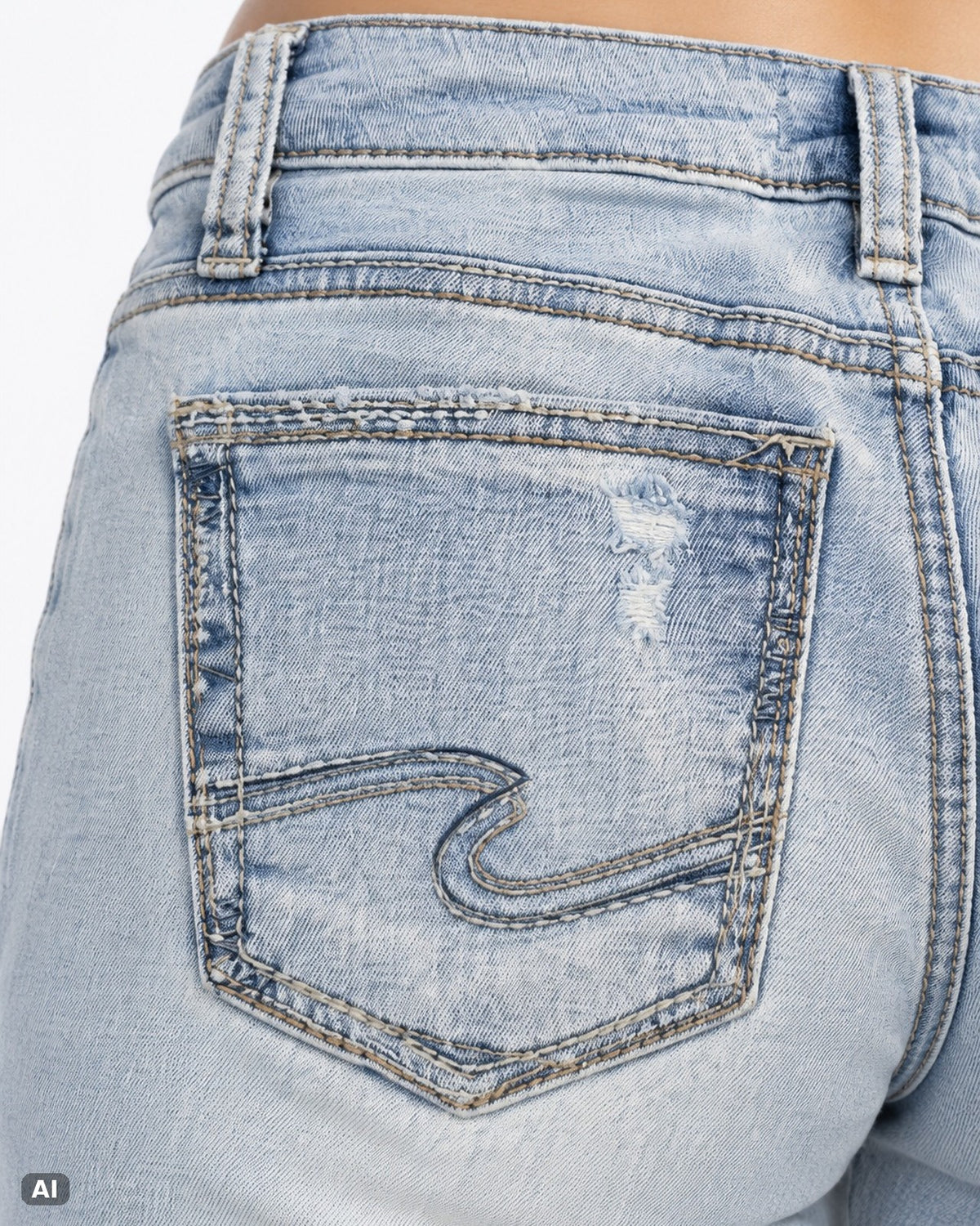 Silver Jeans Co Low Waist Flare Jeans – Gr. EU 30 – Detail hinten nah, KI-Visualisierung am Model