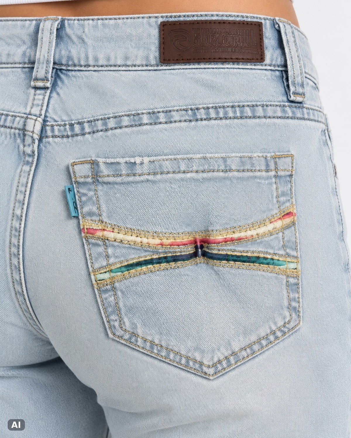Rock & Roll Denim Mid Rise Bootcut Jeans – Gr. EU 36 / S – Detail hinten nah, KI-Visualisierung am Model