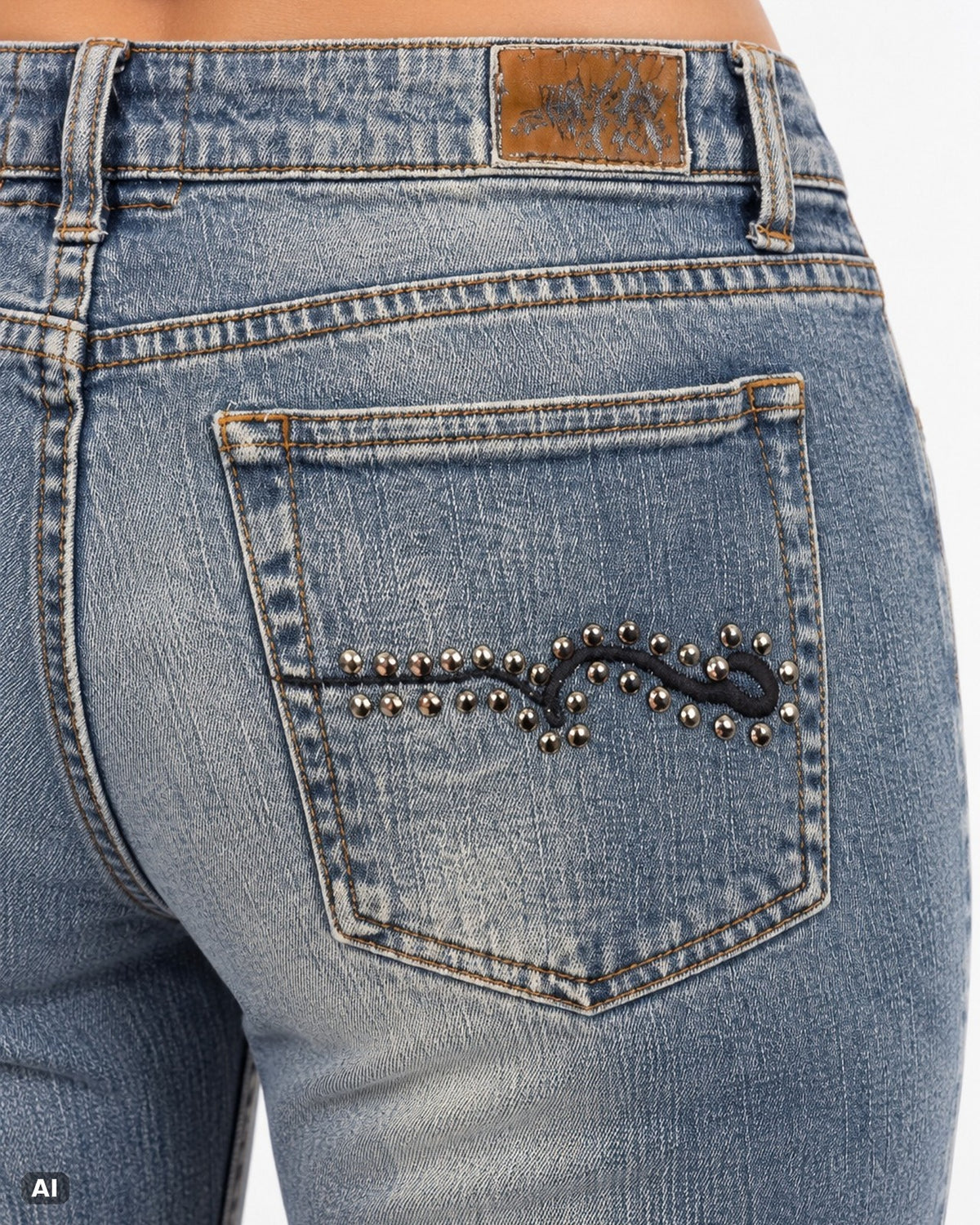 American Rag Cie Low-Waist-Bootcut-Jeans – Gr. EU 40 / L – Detail hinten nah, KI-Visualisierung am Model